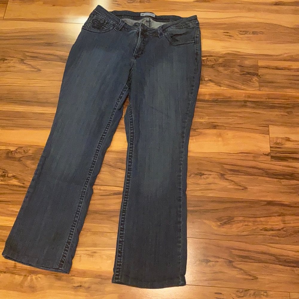 Lee slenderizing jeans. Size 16M